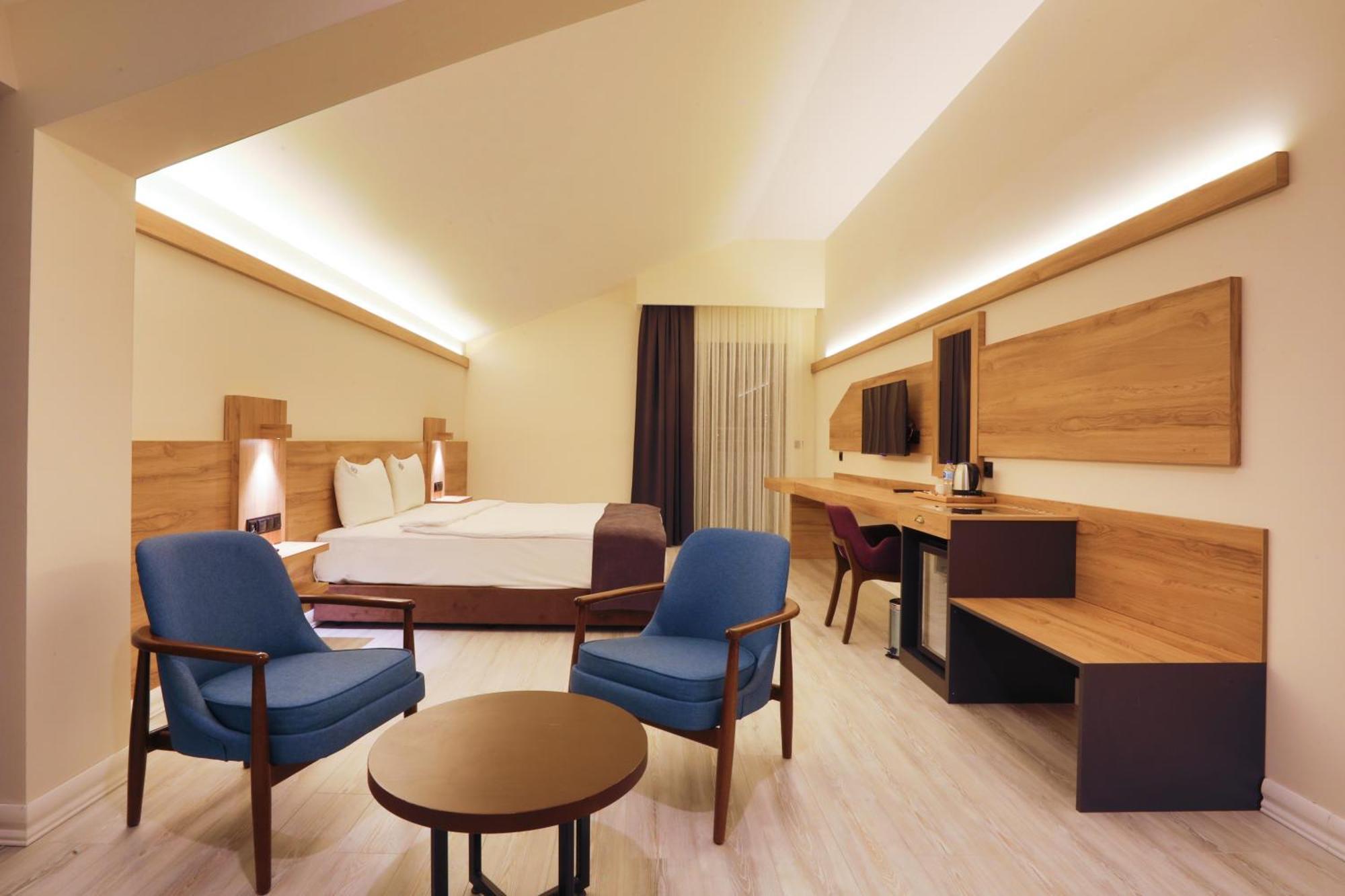 คาร์ปาลัส ซิตี้ โฮเต็ล แอนด์ สปา Hotel โบลู ภายนอก รูปภาพ