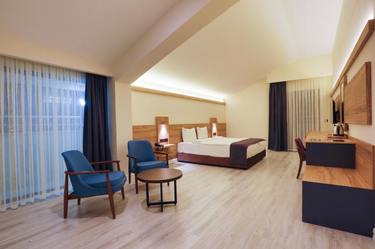 คาร์ปาลัส ซิตี้ โฮเต็ล แอนด์ สปา Hotel โบลู ภายนอก รูปภาพ