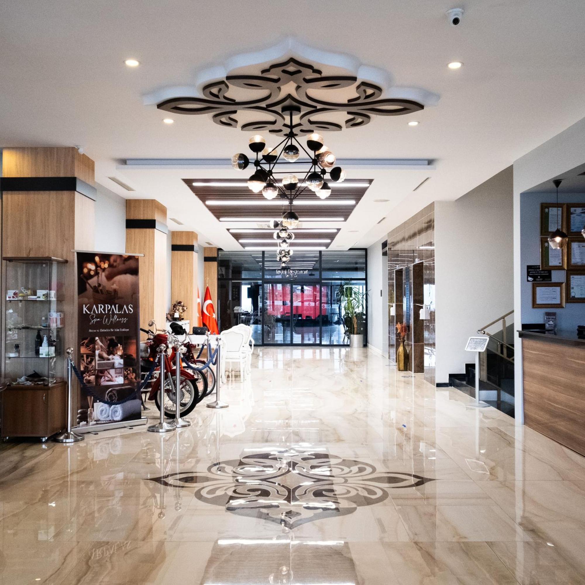 คาร์ปาลัส ซิตี้ โฮเต็ล แอนด์ สปา Hotel โบลู ภายนอก รูปภาพ