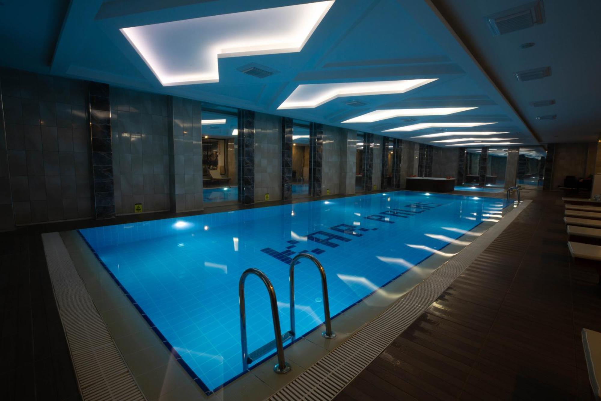 คาร์ปาลัส ซิตี้ โฮเต็ล แอนด์ สปา Hotel โบลู ภายนอก รูปภาพ