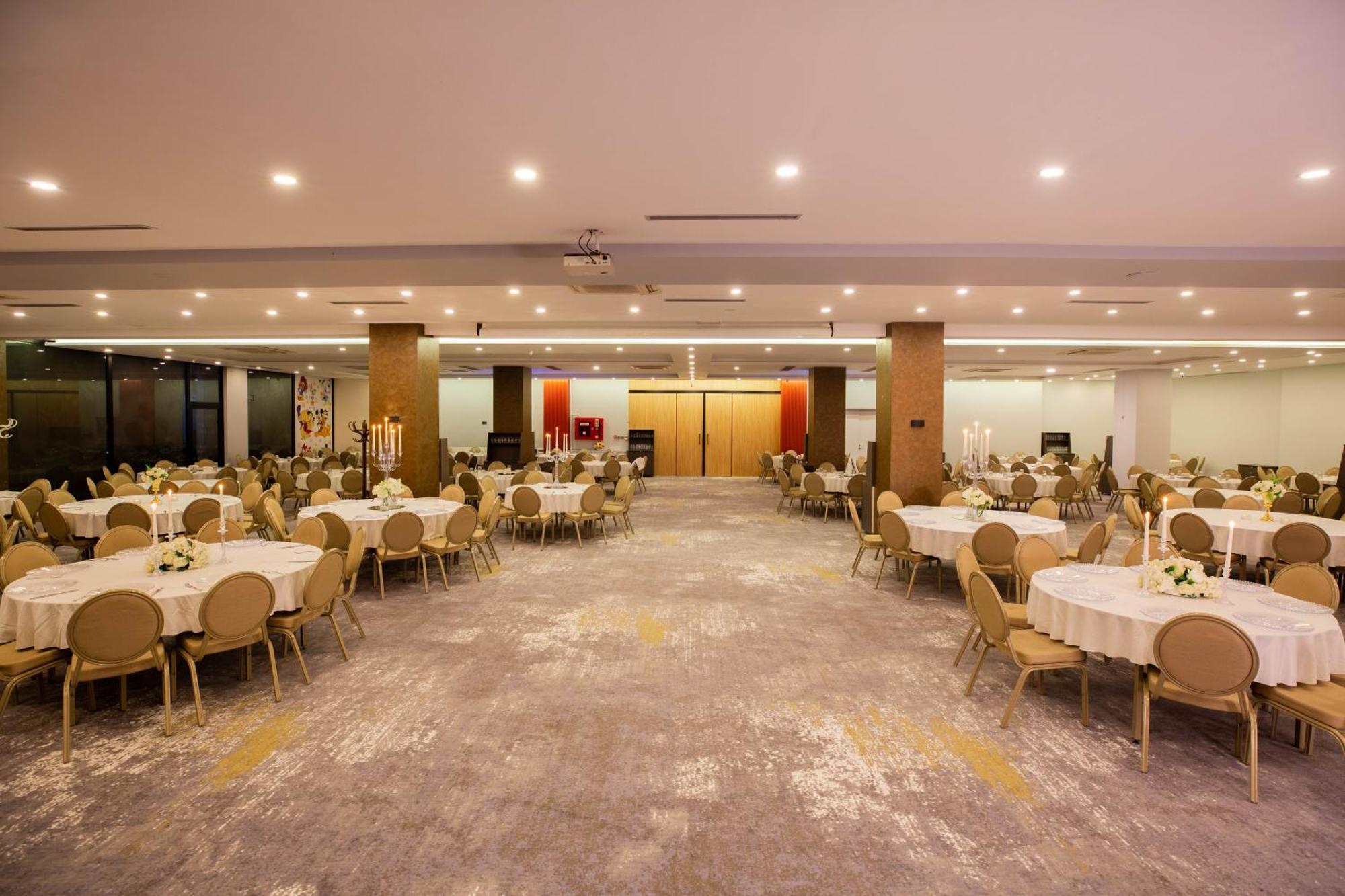 คาร์ปาลัส ซิตี้ โฮเต็ล แอนด์ สปา Hotel โบลู ภายนอก รูปภาพ